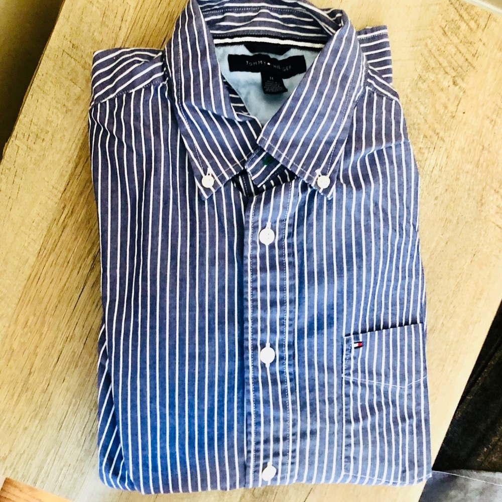 TOMMY HILFIGER  |  BUTTON DOWN